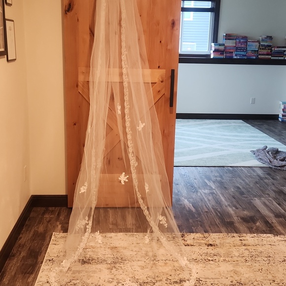 Cathedral Length Wedding Veil - Picture 7 of 7